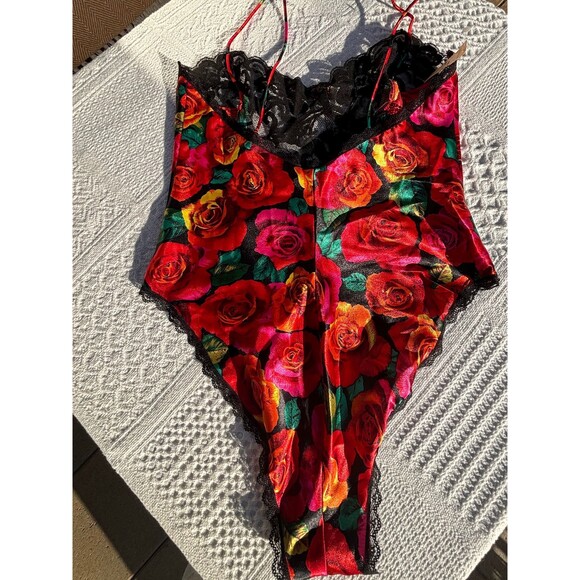 Vintage Women’s Lingerie 90s Teddy Floral Lace Pattern - Picture 2 of 8